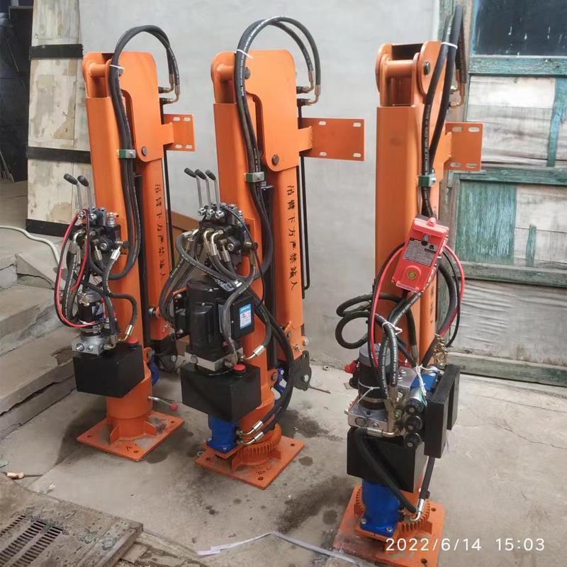 辽阳市重汽蓝牌随车吊 3.2吨 国六动力强 液压驱动 农用自卸起重机